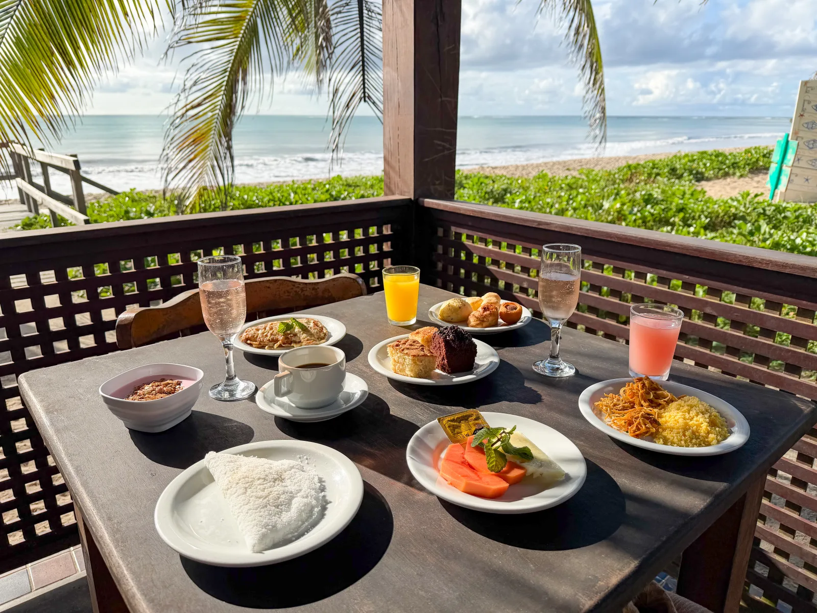 Café da manhã com vista para o mar